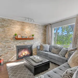  Apartment Nash Gold Private - 2bed, 2bath, Sleep 6, 25 Min Walk To Broadway And Attractions, Pool, Gym United States
